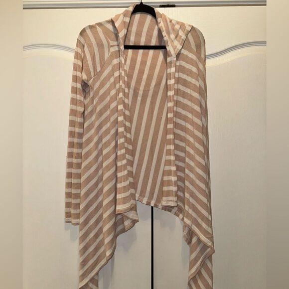Dainty Open Front Drape Cardigan with Hood - Picture 4 of 7